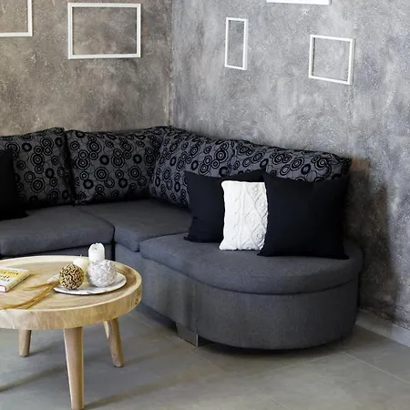 Pithos Modern