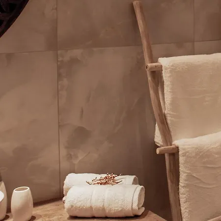 Pithos Modern Apartment